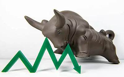 买国债和存定期哪个好？收益率倒挂,利率下调！都不怎么样！